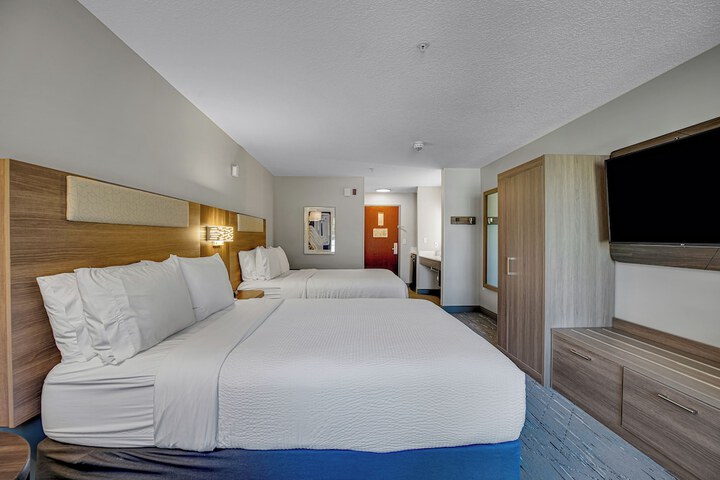 Room 90 of 120