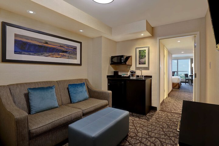 Room 40 of 106