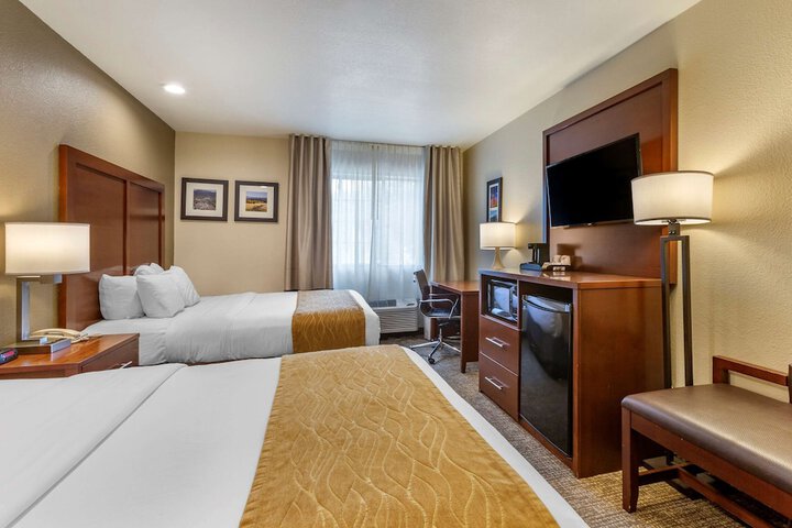 Room 33 of 48