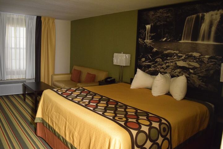 Room 35 of 66