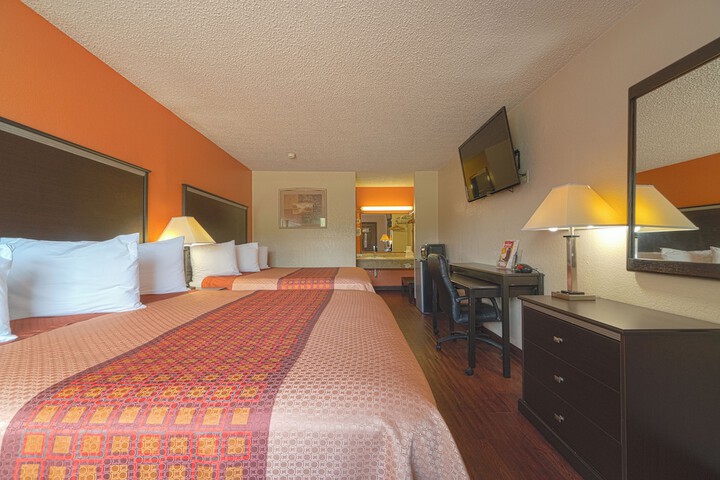 Regency Inn & Suites by OYO Bay City TX