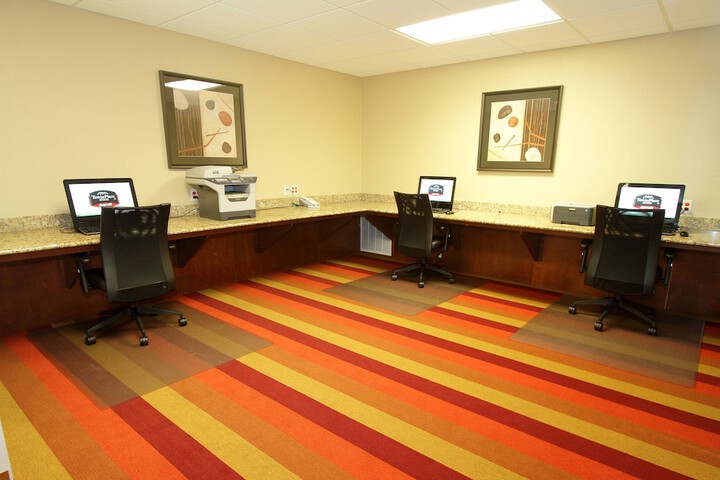 Business Center 26 of 28