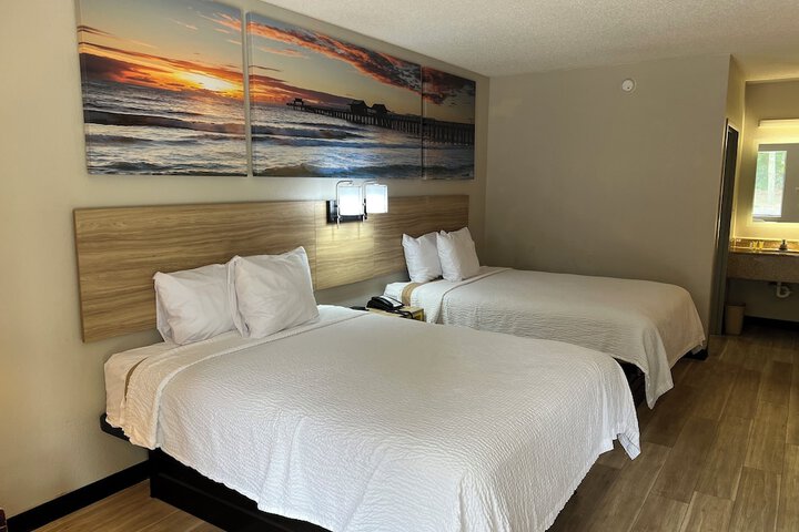 Room 8 of 24
