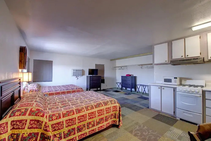CRIMSON HILLS MOTEL