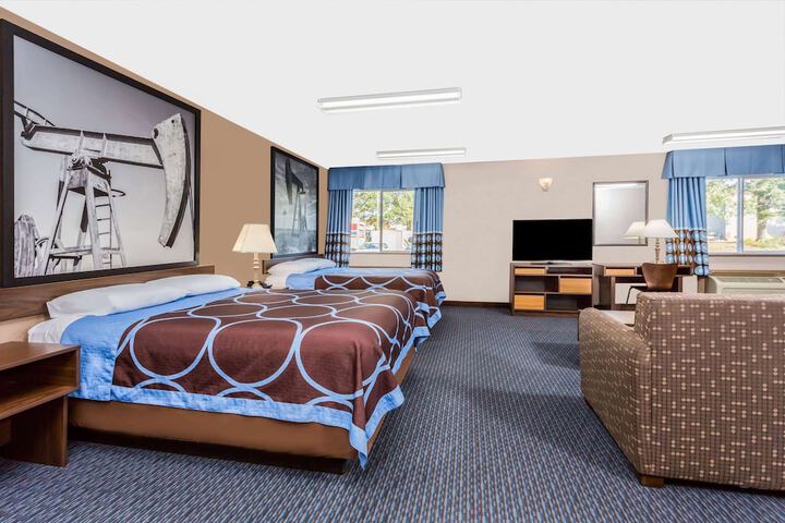 Room 9 of 15