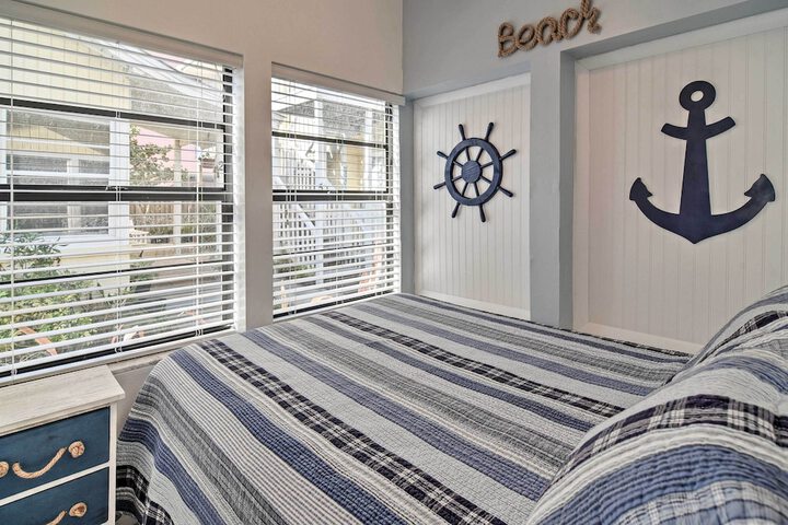 Steps to Beach Cabana: Indian Shores Cottage