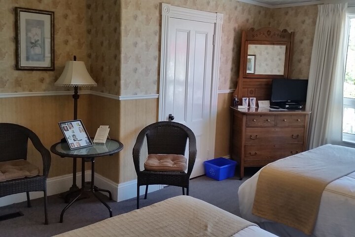 Bayside Inn