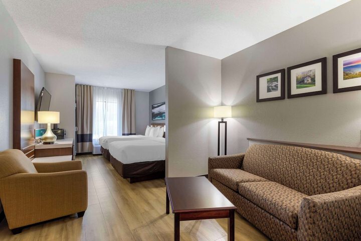 Room 21 of 32