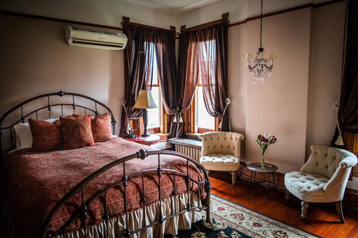 The Gage Mansion B & B