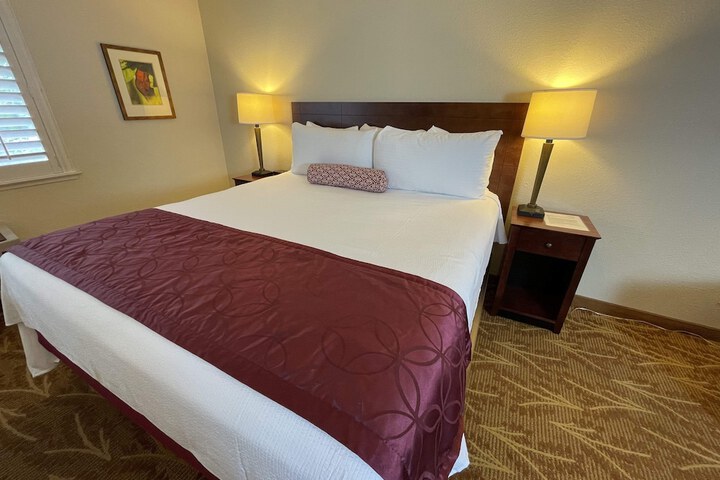 Room 10 of 24