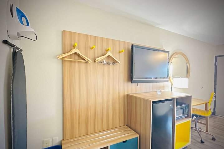 Room 32 of 34