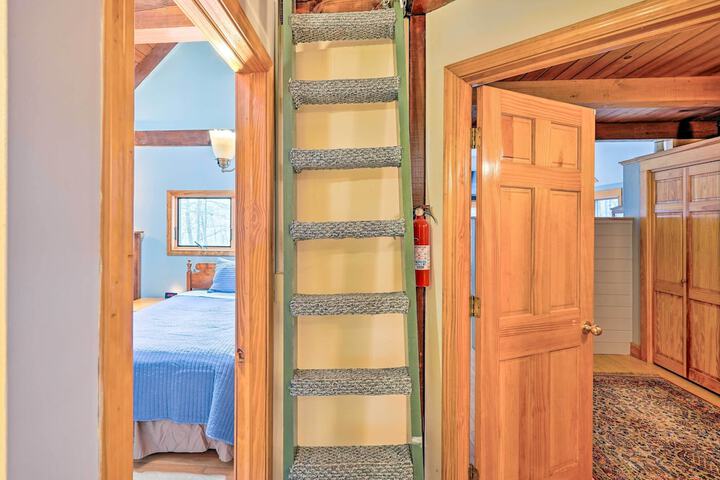 Berkshires Getaway 1 Mi Skiing & Hiking!