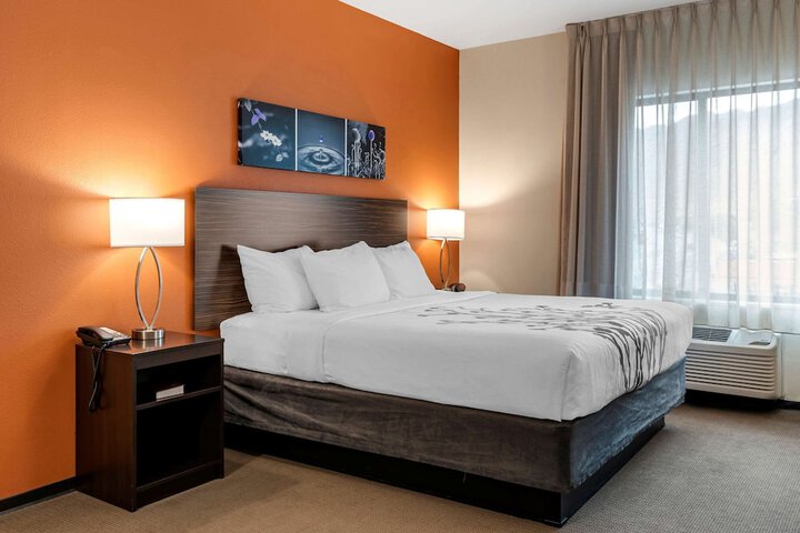 Room 21 of 46