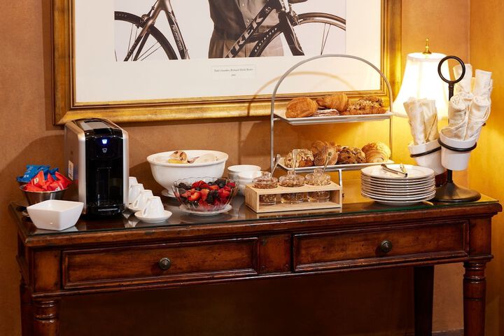 Breakfast/Coffee Service 30 of 37