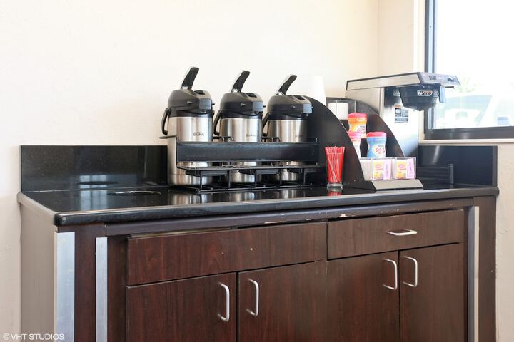Breakfast/Coffee Service 21 of 21
