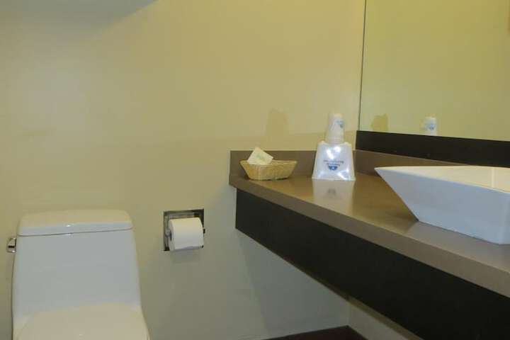 Room 15 of 37