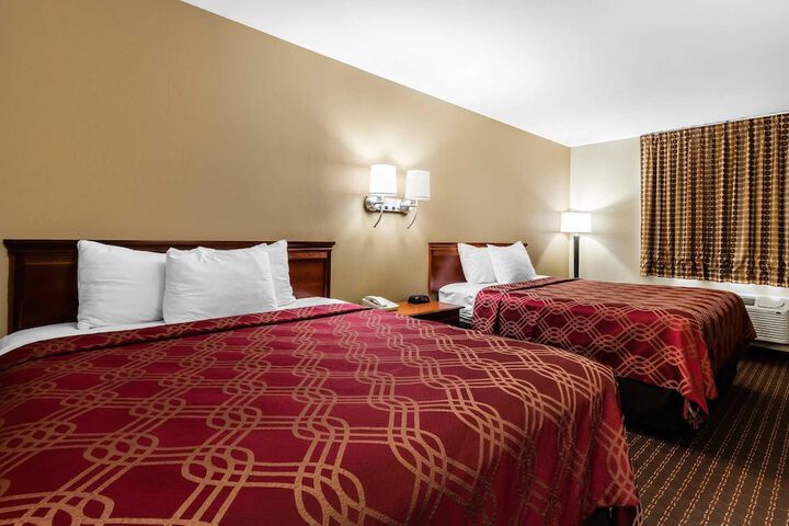 Econo Lodge Inn & Suites Dickson