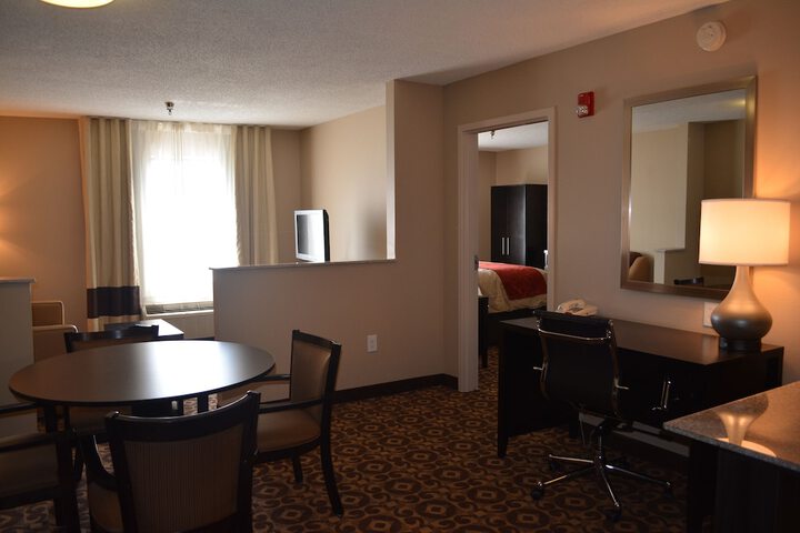 Room 13 of 33