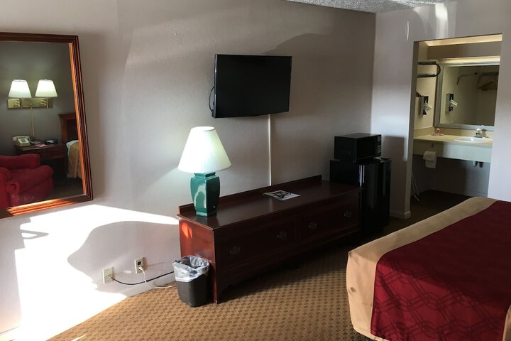 Room 17 of 39
