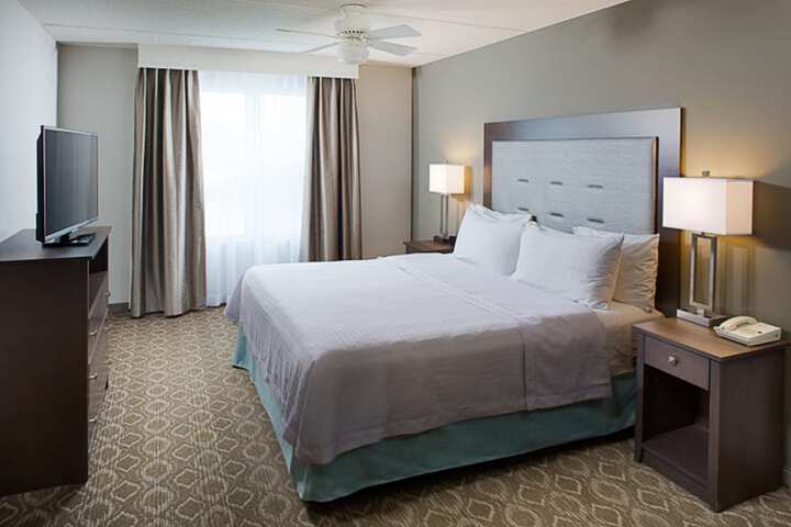 Room 10 of 27