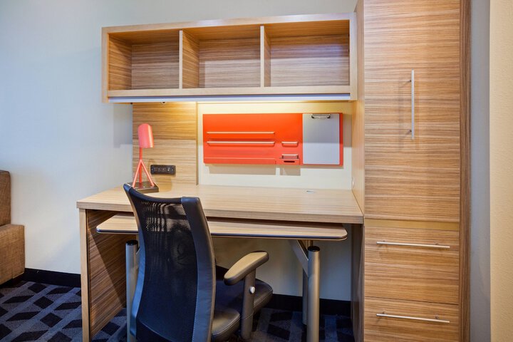 Room 10 of 29
