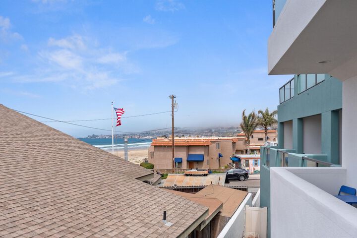 Beach House Inn & Suites