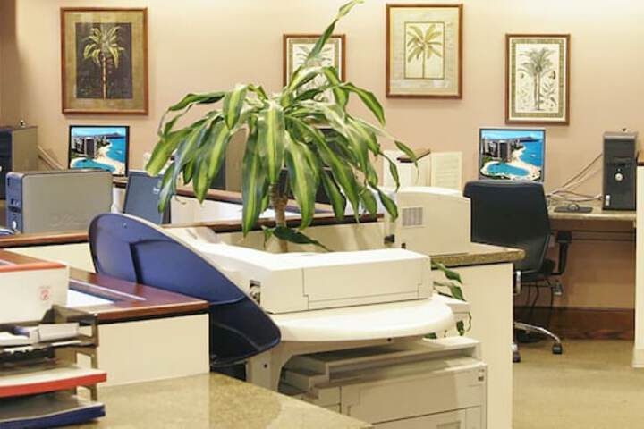 Business Center 82 of 83