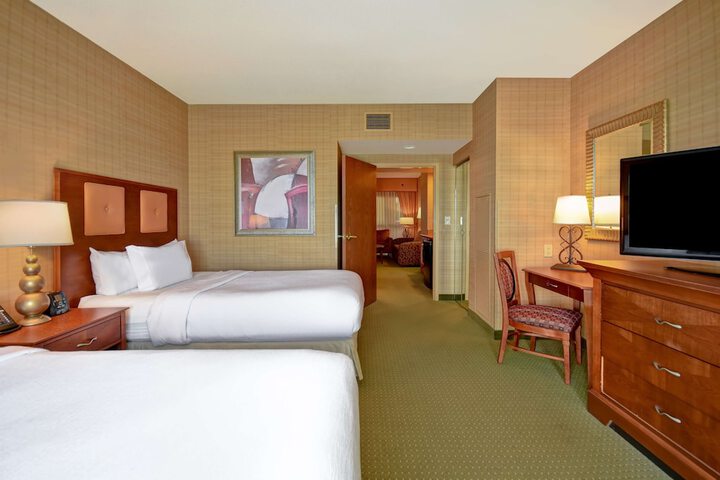Room 34 of 62