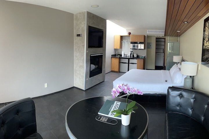 14 West Hotel