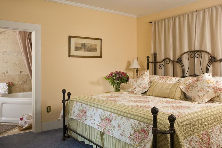 Room 142 of 196