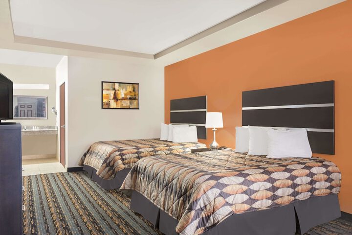 Room 14 of 18