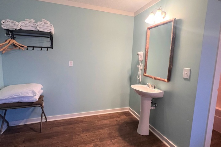 Room 41 of 77