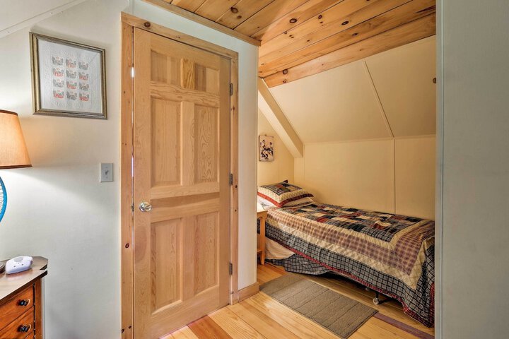 Jacksonville Cabin w / Wraparound Deck & Views