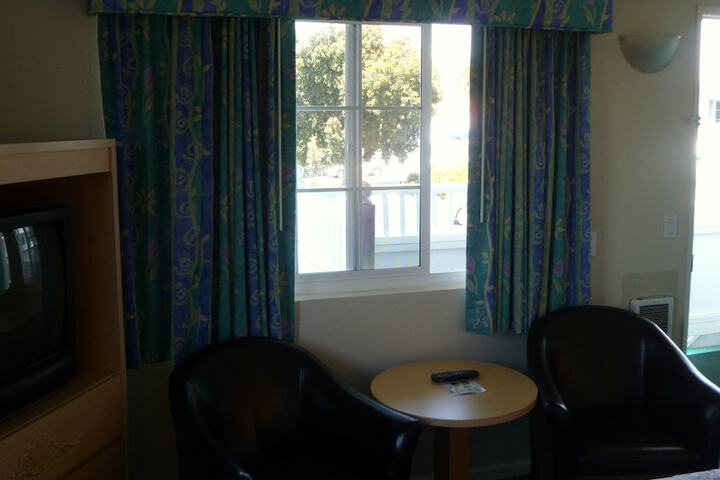 Room 30 of 37