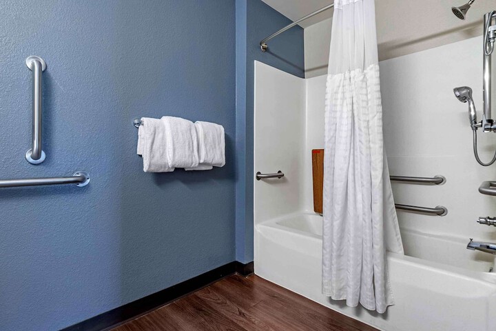 Room 19 of 28
