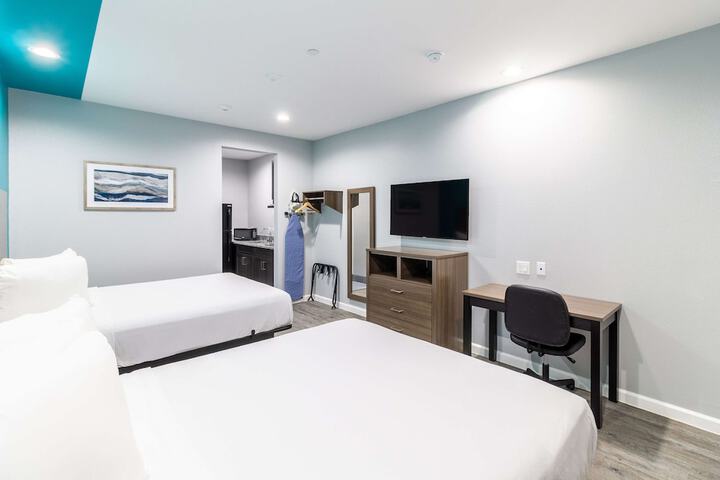 Room 10 of 33