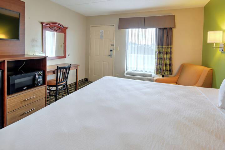 Room 13 of 28