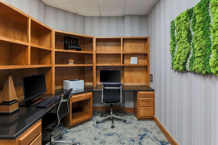 Business Center 25 of 26