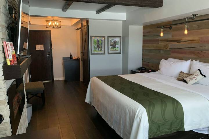 Cedar Stables Inn and Suites