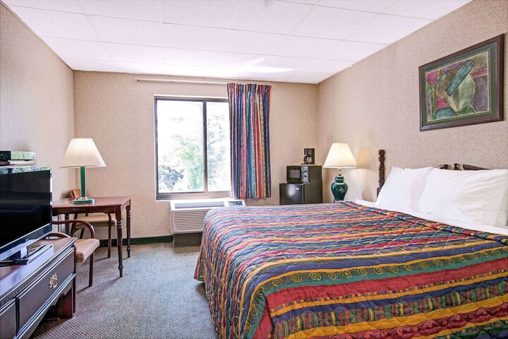 Room 13 of 21