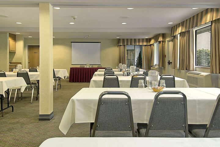 Baymont by Wyndham Seattle / Kirkland WA