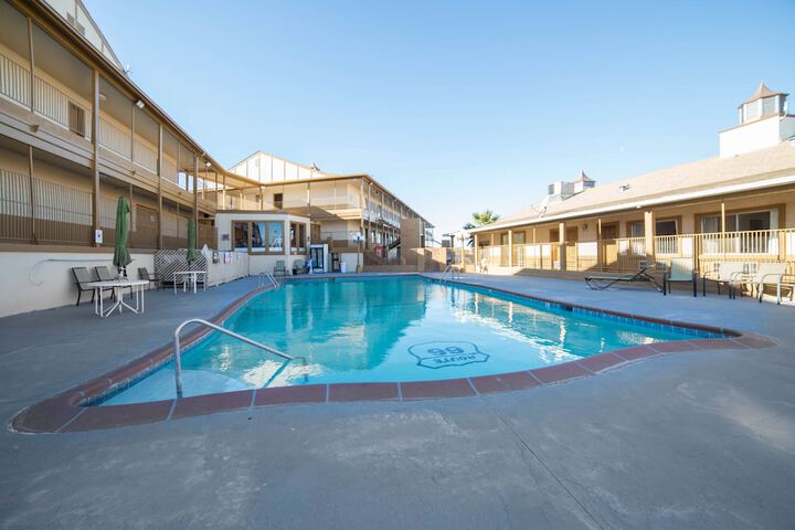 Pool 6 of 27