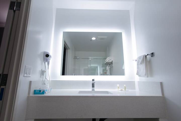 Room 12 of 31