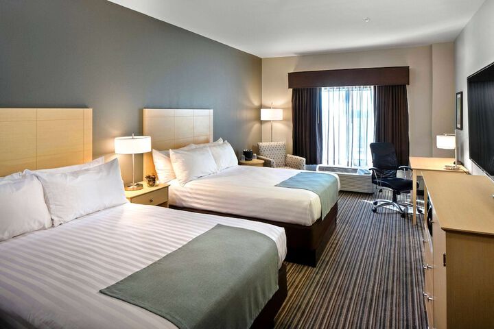 Room 6 of 11