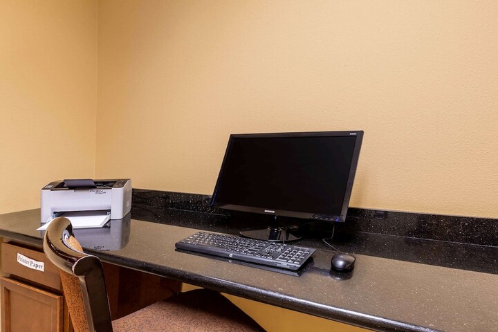 Business Center 31 of 31