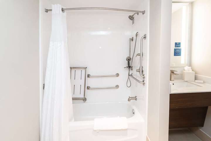 Room 4 of 37
