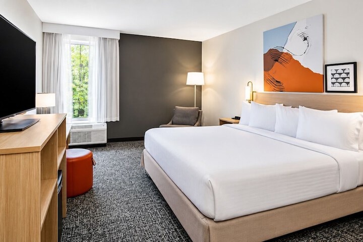 Spark by Hilton Stafford Sugar Land