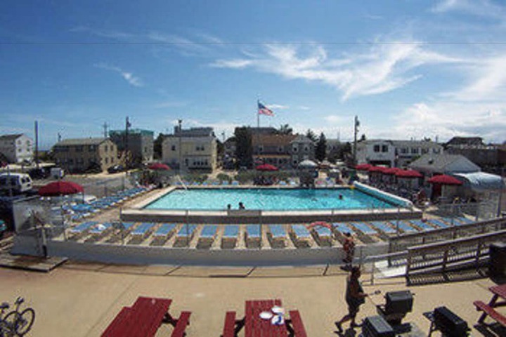 Pool 6 of 22