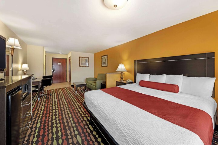 Room 15 of 28