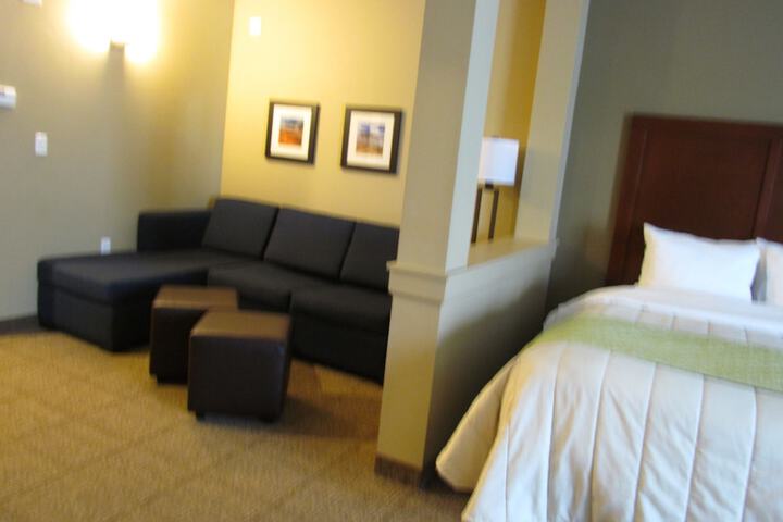 Room 33 of 49